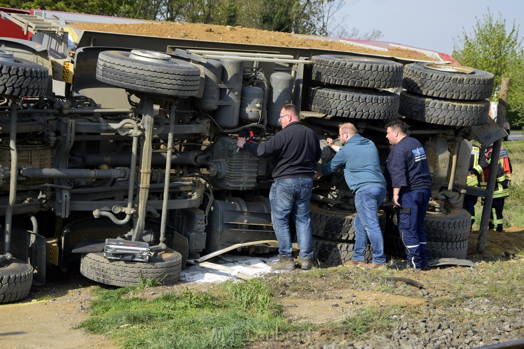 Schwerer VU LKW Zug Bergheim Kenten Koelnerstr P191.JPG - Miklos Laubert